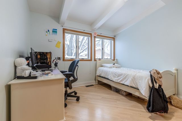 16373 W Menna Lane, Lincolnshire, IL 60069