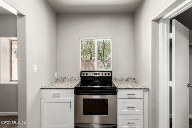 31 W President Street, Tucson, AZ 85714