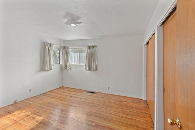 714 NE Riddle Drive, Grants Pass, OR 97526