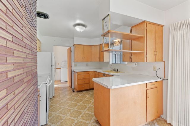 714 NE Riddle Drive, Grants Pass, OR 97526