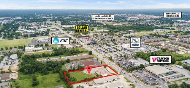 2806 S Walton Boulevard, Bentonville, AR 72712