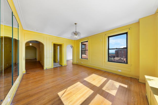 6935 S Crandon Avenue 8D, Chicago, IL 60649