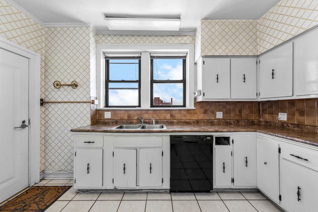 6935 S Crandon Avenue 8D, Chicago, IL 60649