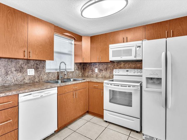 6650 Royal Palm Blvd 206C, Pompano Beach, FL 33063