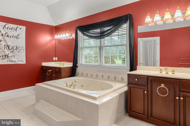 127 BEACON LIGHT RD, Coatesville, PA 19320
