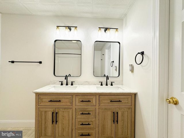127 BEACON LIGHT RD, Coatesville, PA 19320
