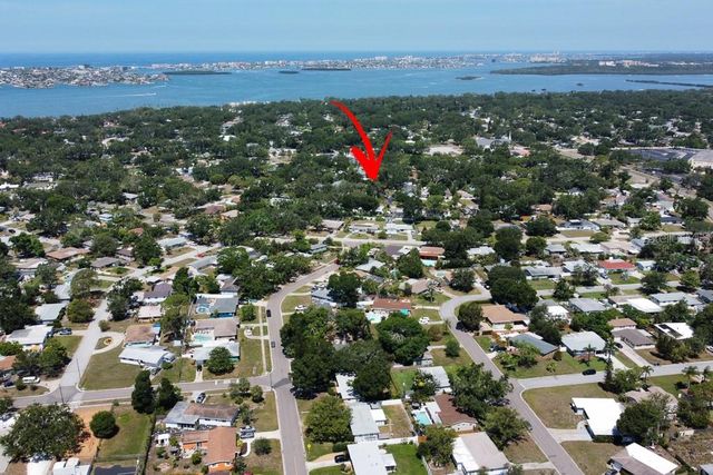 1826 COUNTRY CLUB ROAD N, St Petersburg, FL 33710