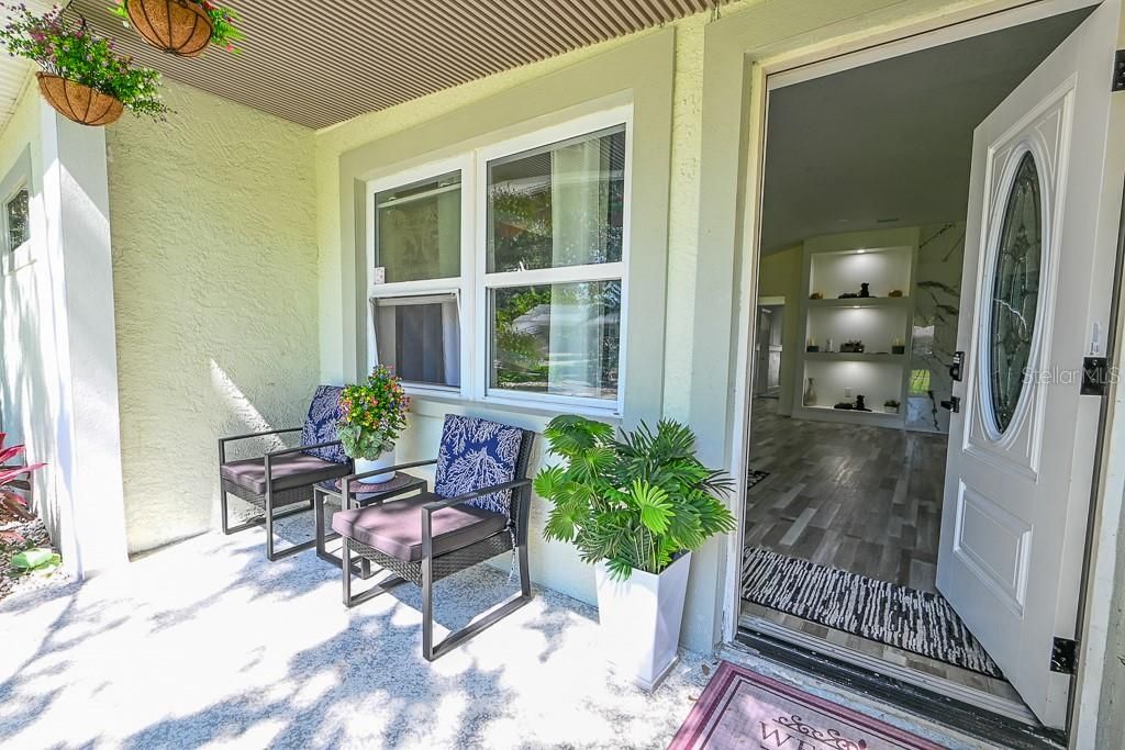 Image 15 of property listing at 1826 COUNTRY CLUB ROAD N, St Petersburg, FL 33710