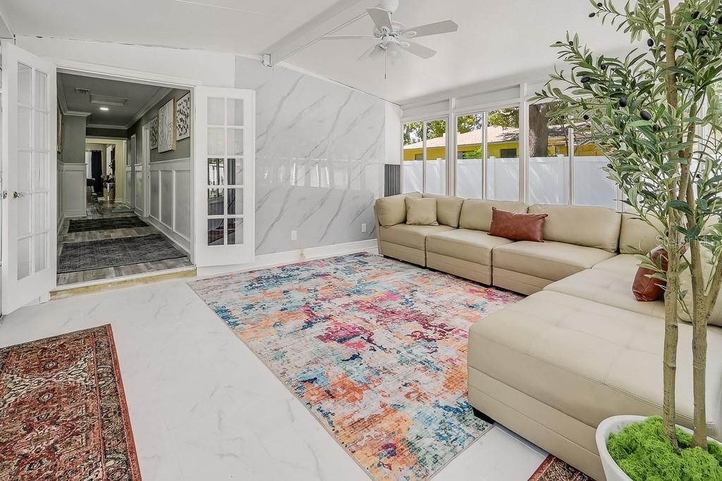 Image 23 of property listing at 1826 COUNTRY CLUB ROAD N, St Petersburg, FL 33710