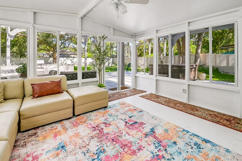 Image 24 of property listing at 1826 COUNTRY CLUB ROAD N, St Petersburg, FL 33710