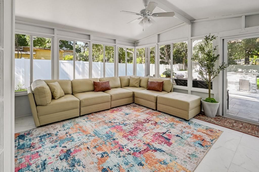 Image 25 of property listing at 1826 COUNTRY CLUB ROAD N, St Petersburg, FL 33710