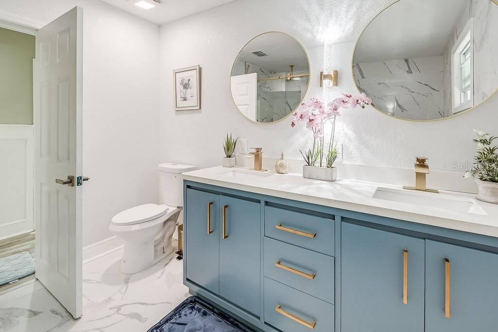 Image 29 of property listing at 1826 COUNTRY CLUB ROAD N, St Petersburg, FL 33710