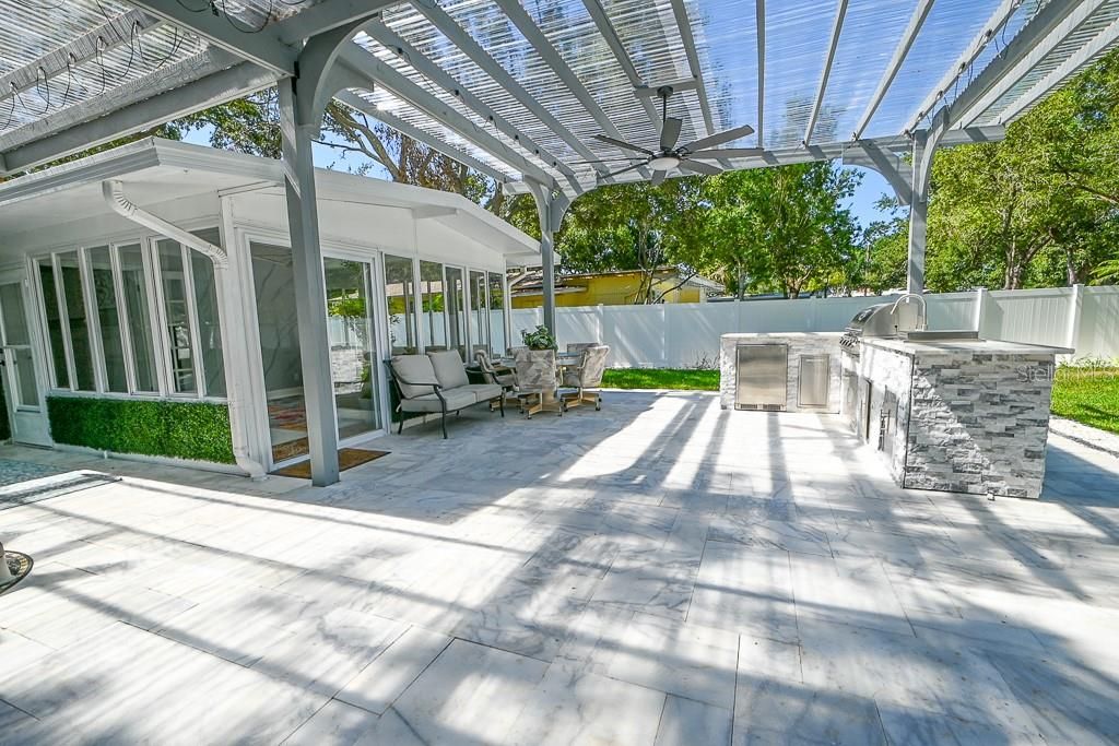 Image 33 of property listing at 1826 COUNTRY CLUB ROAD N, St Petersburg, FL 33710