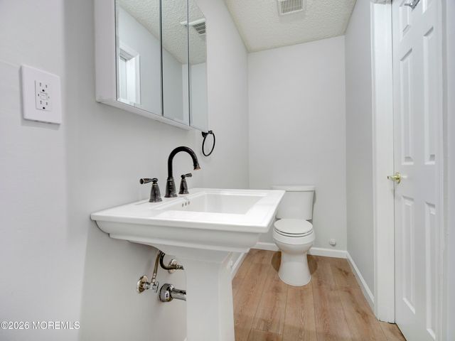 18-4 Augusta Court, Freehold, NJ 07728