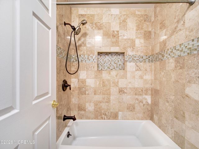 18-4 Augusta Court, Freehold, NJ 07728