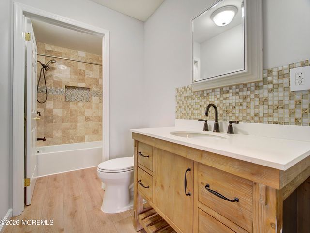 18-4 Augusta Court, Freehold, NJ 07728