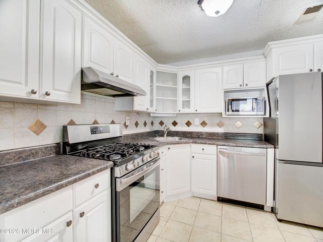 18-4 Augusta Court, Freehold, NJ 07728