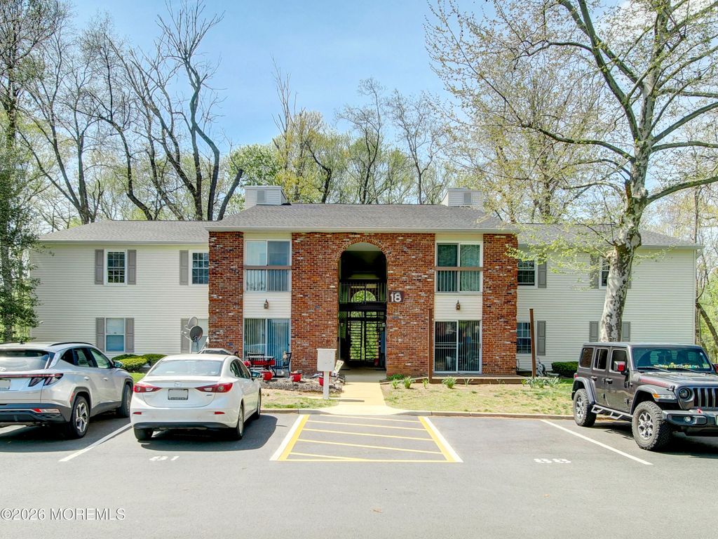 18-4 Augusta Court, Freehold, NJ 07728