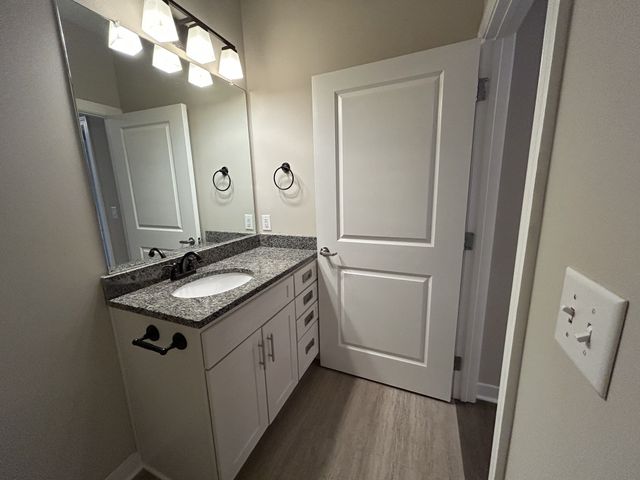 1319 W Main St Apt 108, Franklin, TN 37064