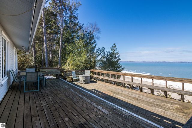 6250 Winters Trail, Kewadin, MI 49648