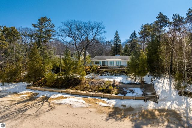 6250 Winters Trail, Kewadin, MI 49648