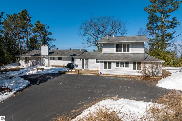 6250 Winters Trail, Kewadin, MI 49648