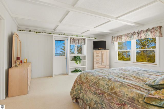 6250 Winters Trail, Kewadin, MI 49648