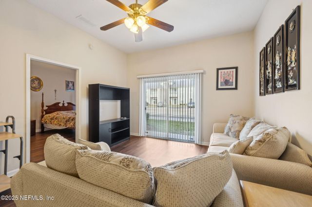 5050 PLAYPEN Drive 4-7, Jacksonville, FL 32210