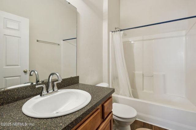 5050 PLAYPEN Drive 4-7, Jacksonville, FL 32210