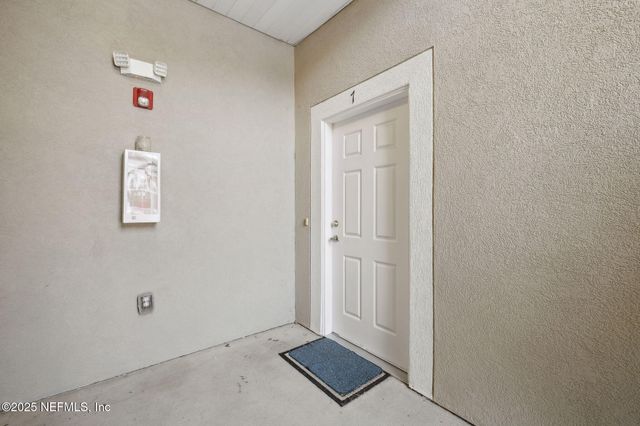 5050 PLAYPEN Drive 4-7, Jacksonville, FL 32210