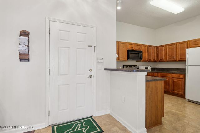 5050 PLAYPEN Drive 4-7, Jacksonville, FL 32210