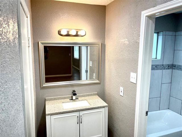 1604 Broken Arrow Street, Baytown, TX 77521