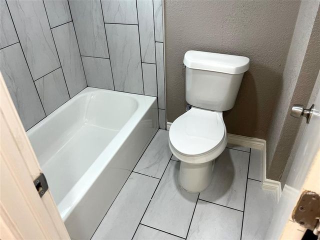 1604 Broken Arrow Street, Baytown, TX 77521