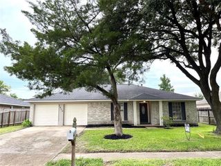 1604 Broken Arrow Street, Baytown, TX 77521