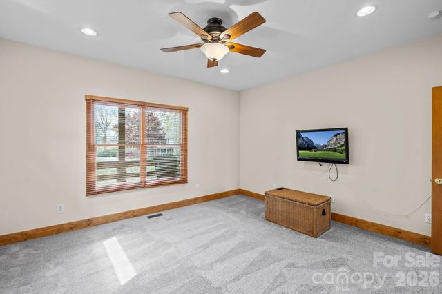 1750 Knollwood Circle, Morganton, NC 28655