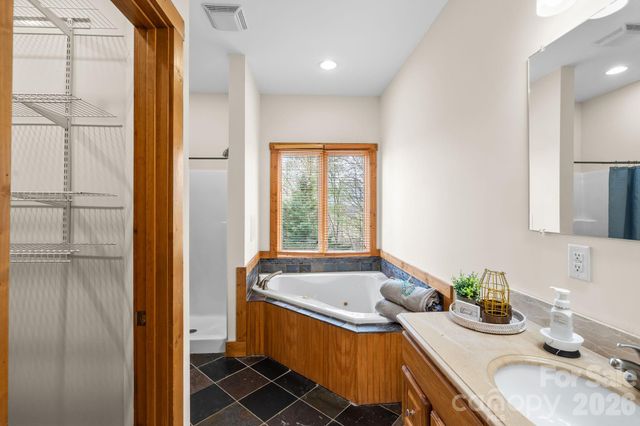 1750 Knollwood Circle, Morganton, NC 28655