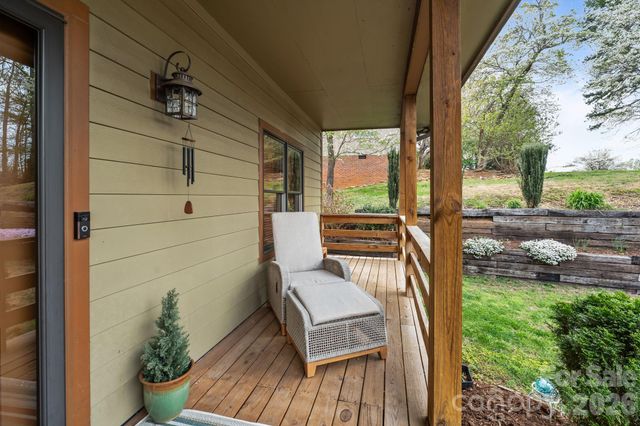1750 Knollwood Circle, Morganton, NC 28655