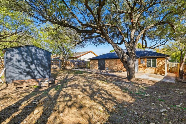 6417 Kennedy Court, Watauga, TX 76148