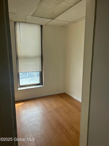 300 Ontario Street 2 fl, Cohoes, NY 12047
