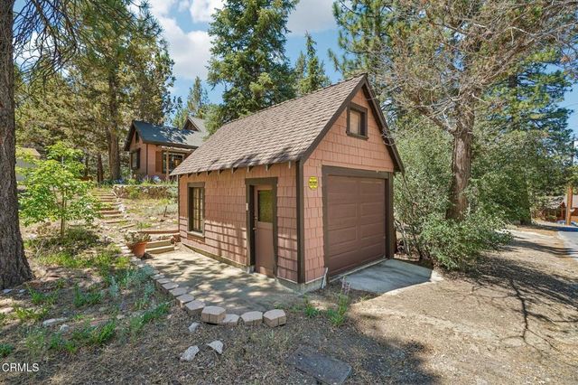 42795 Cougar Road, Big Bear Lake, CA 92315