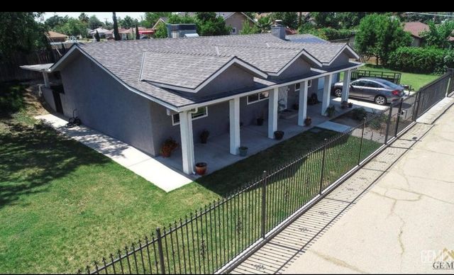 1105 S Oleander Avenue, Bakersfield, CA 93304