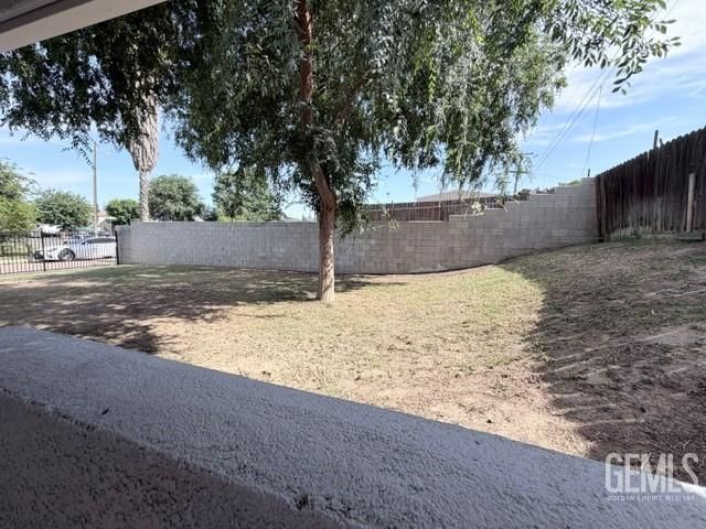 1105 S Oleander Avenue, Bakersfield, CA 93304