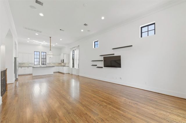 2702 Cortlandt Street, Houston, TX 77008