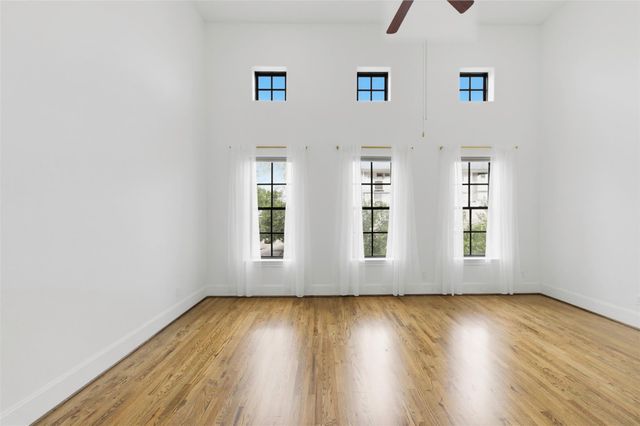 2702 Cortlandt Street, Houston, TX 77008