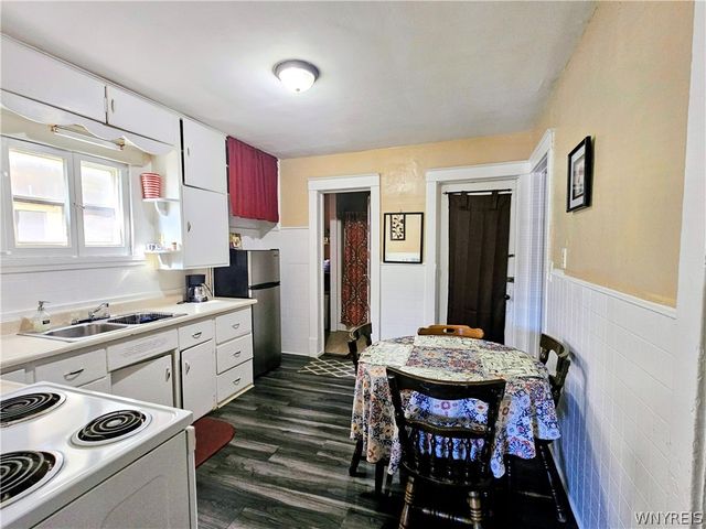 1726 Elmwood Avenue, Niagara Falls, NY 14301