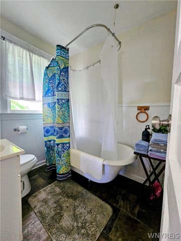 1726 Elmwood Avenue, Niagara Falls, NY 14301