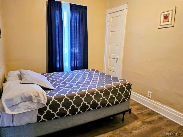 1726 Elmwood Avenue, Niagara Falls, NY 14301