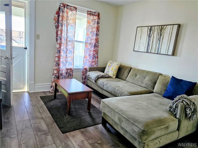 1726 Elmwood Avenue, Niagara Falls, NY 14301