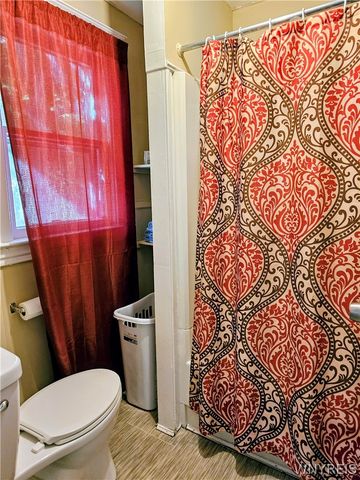 1726 Elmwood Avenue, Niagara Falls, NY 14301