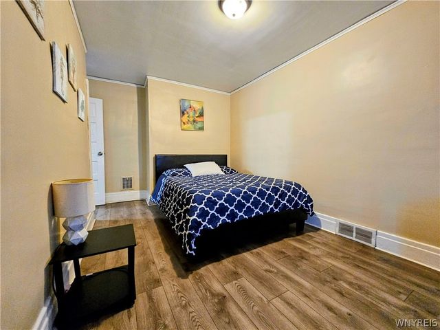 1726 Elmwood Avenue, Niagara Falls, NY 14301